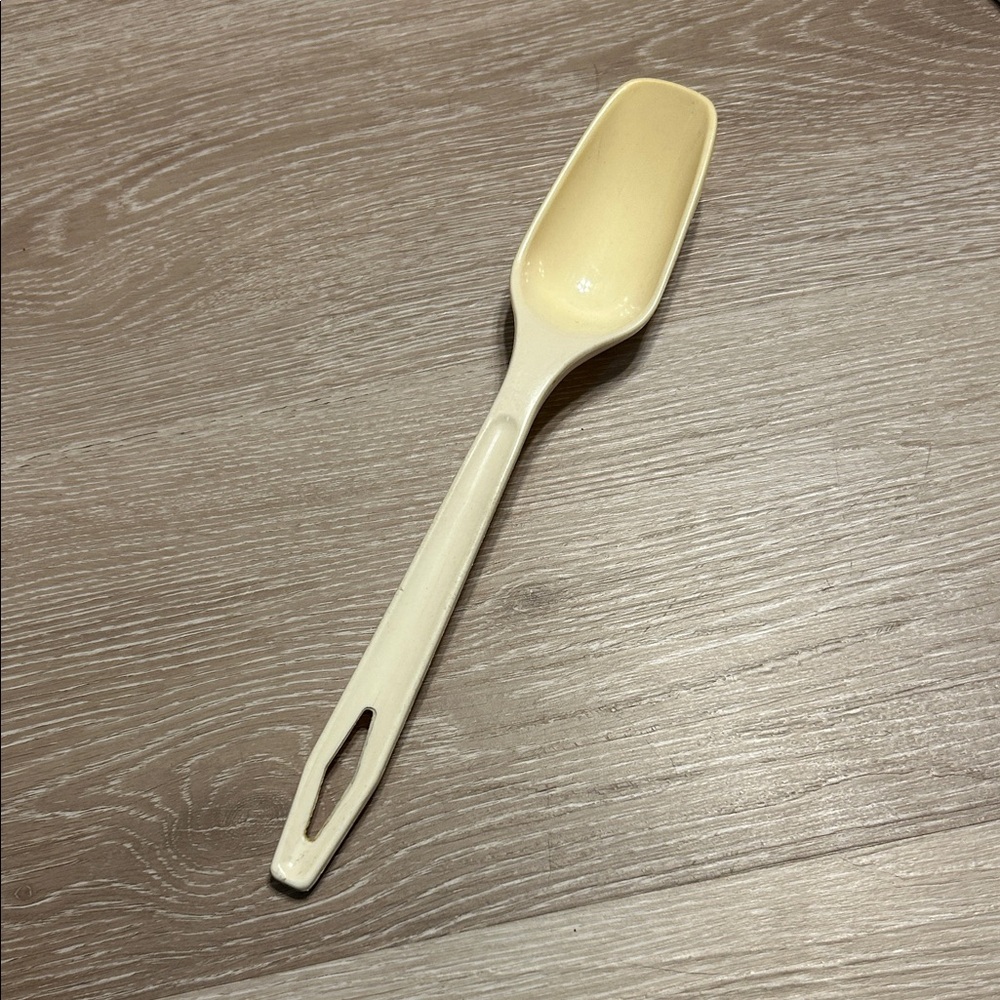 King Kraft Vintage Cream Plastic Serving Spoon